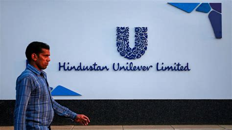 hul share price today live.